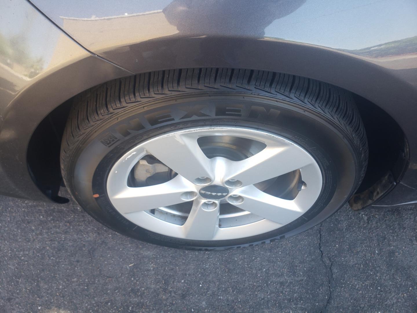 2015 /gray and black Dodge Dart SXT (1C3CDFBB5FD) with an 2.4L L4 DOHC 16V engine, 4-Speed Automatic transmission, located at 323 E Dunlap Ave., Phoenix, AZ, 85020, (602) 331-9000, 33.567677, -112.069000 - 2015 Dodge Dart,...... A Real Must See!!.... No accidents, Power everything, Ice cold ac, Clean Gray and Black interior with Black cloth seats in near perfect condition, power windows, power door locks, Stereo/CD Player, Phone sync, Bluetooth, clean Arizona title, Runs and Drives Excellent. Very cle - Photo#18